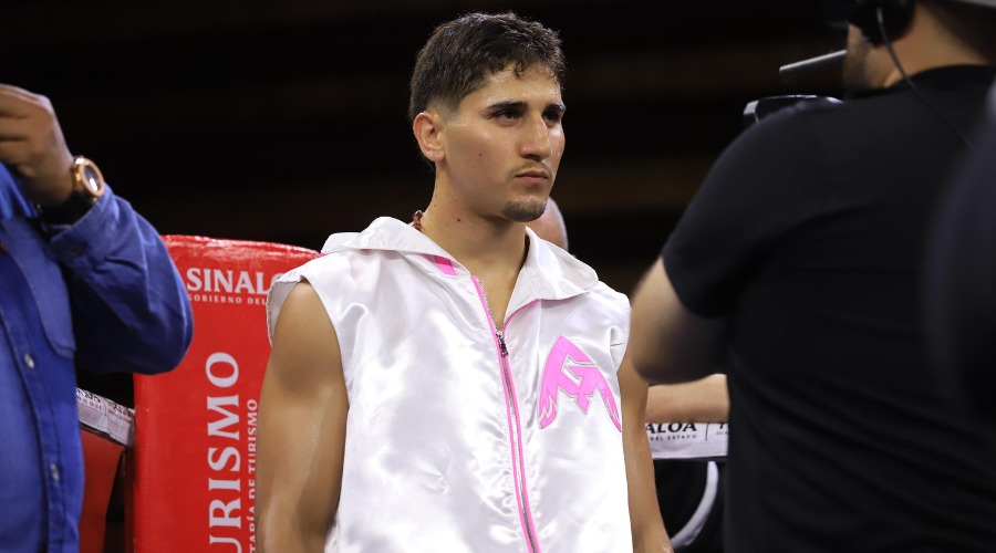 Marco Verde, boxeador mazatleco.