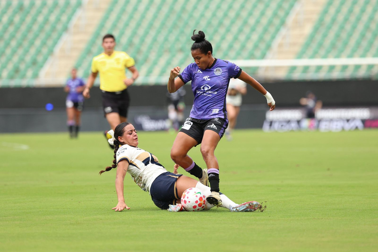 Partido entre Mazatlán Femenil y Pumas.