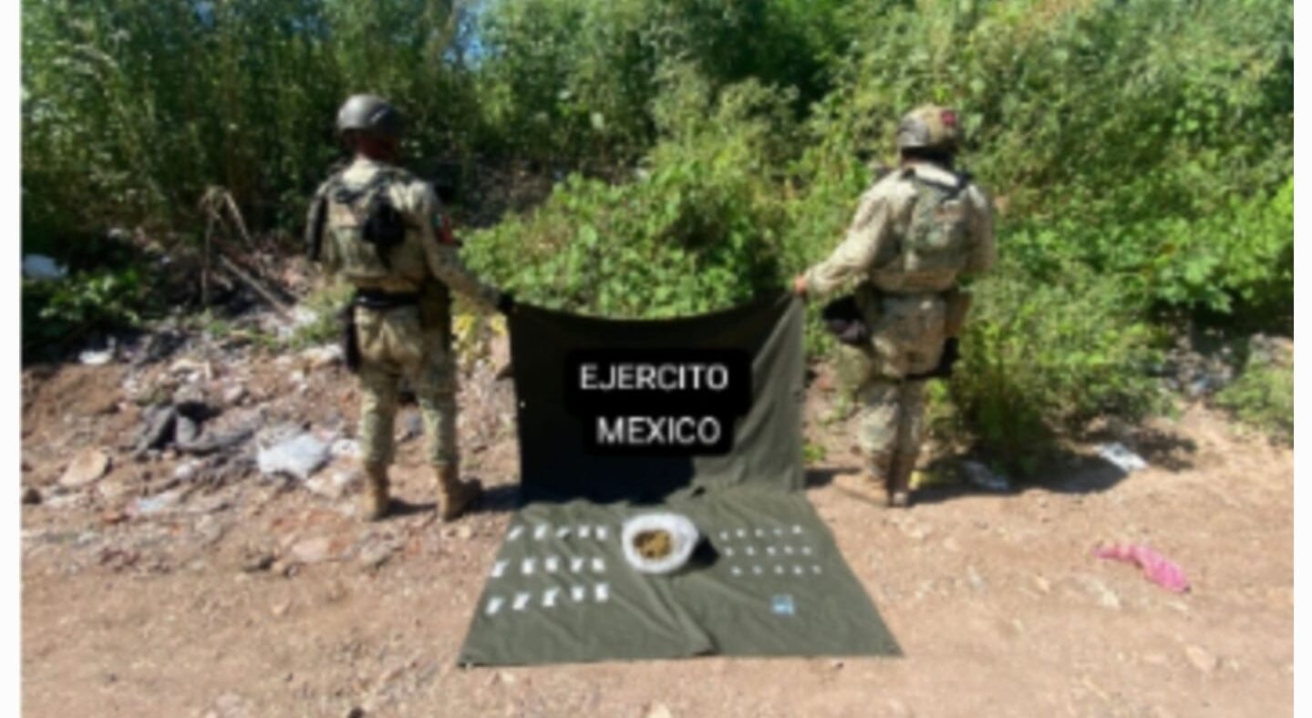 Militares aseguran vehículo con armas y droga en diferentes municipios de Sinaloa