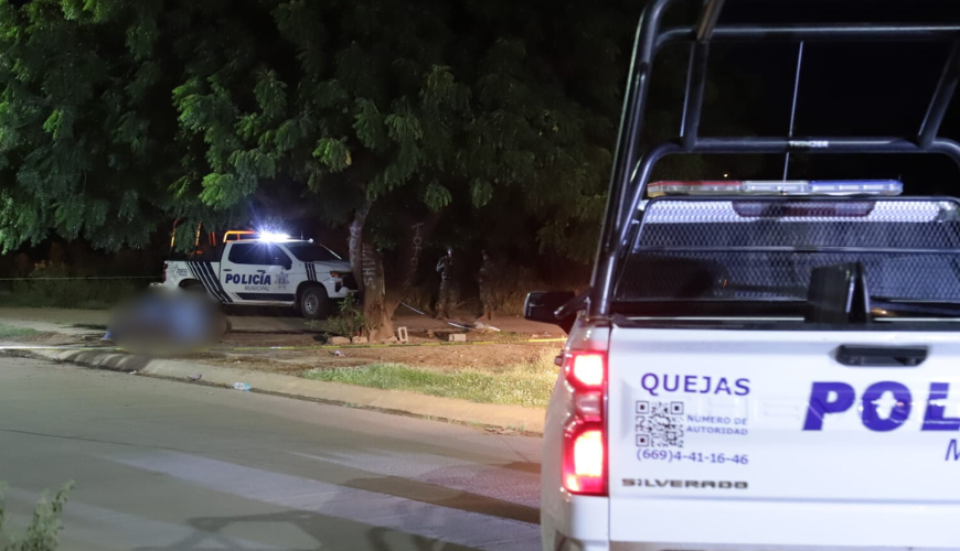 Policía de Mazatlán resguarda lugar del crimen