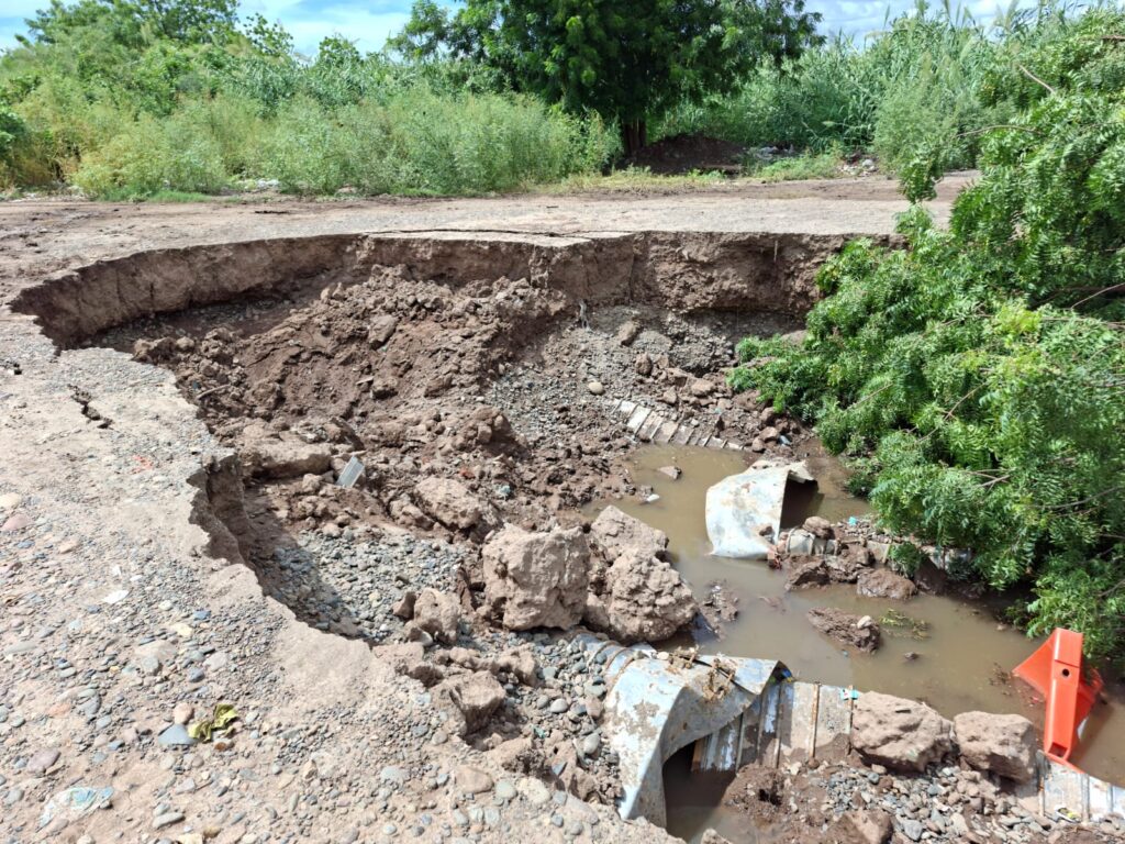Nuevo socavón en el dren San Joachín mantiene en vilo a vecinos