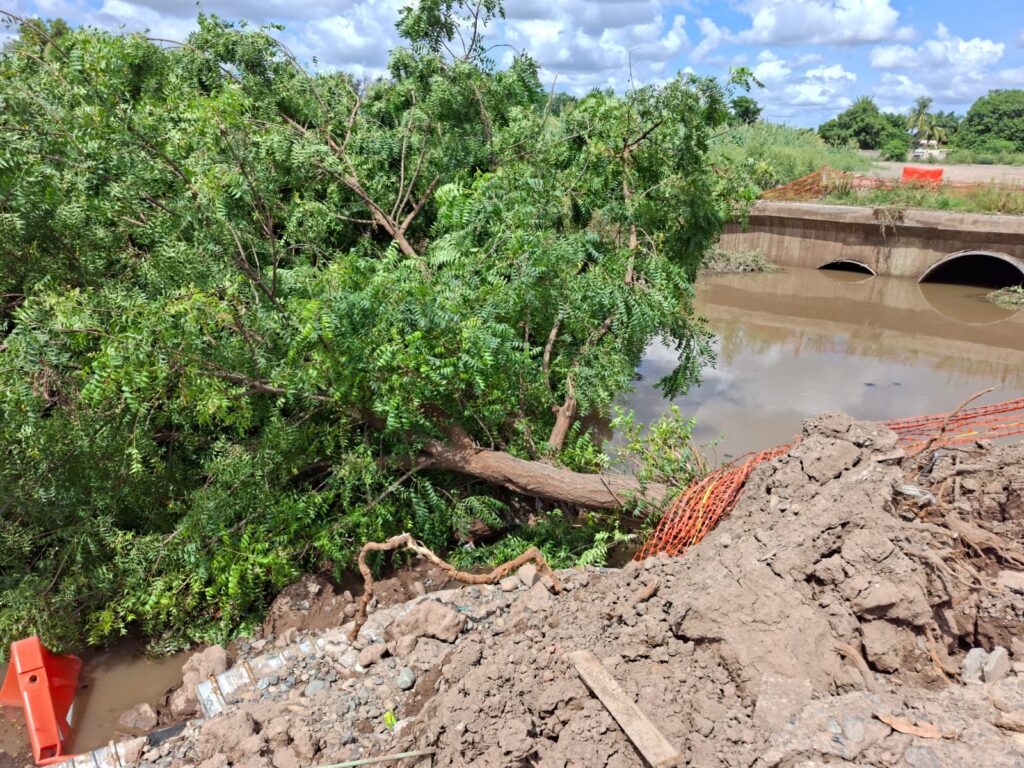 Nuevo socavón en el dren San Joachín mantiene en vilo a vecinos