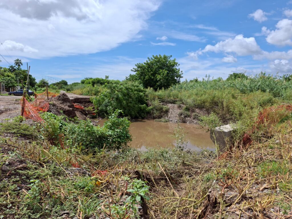 Nuevo socavón en el dren San Joachín mantiene en vilo a vecinos