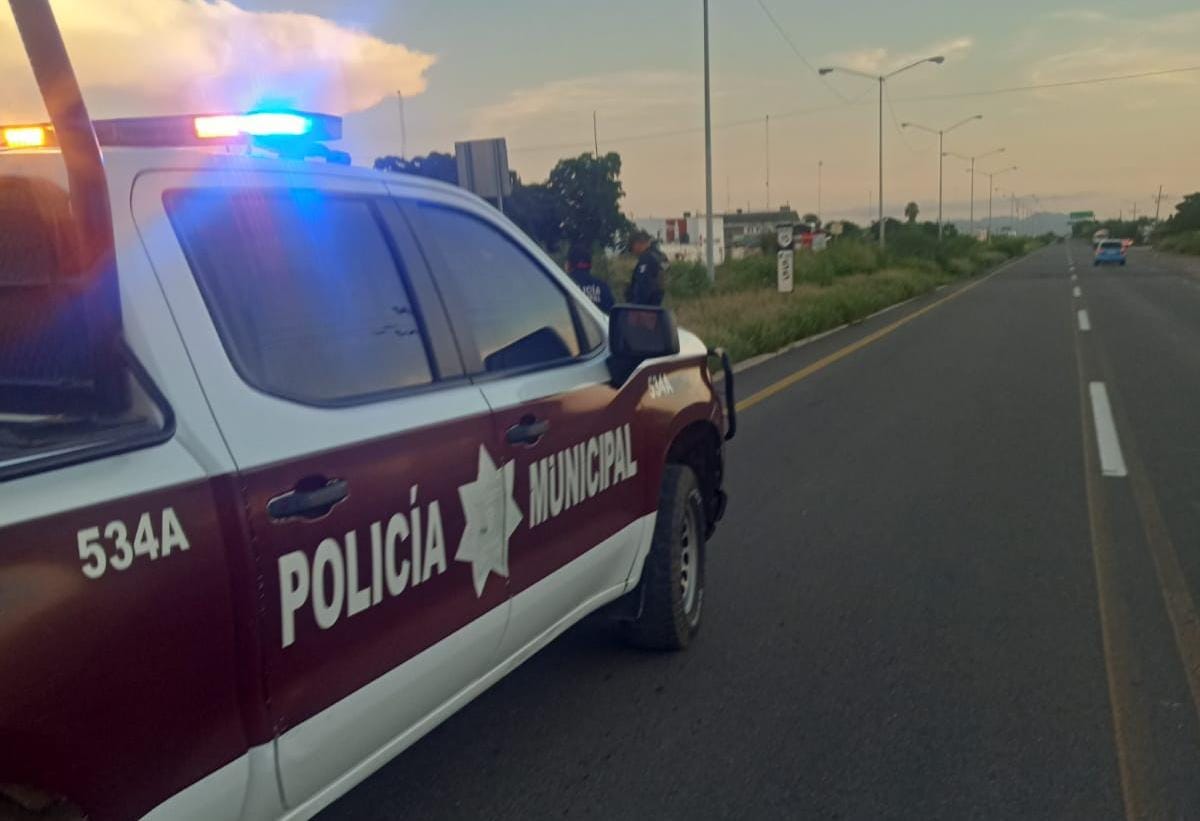 El tráiler en el que viajaba fue localizado estacionado metros adelante