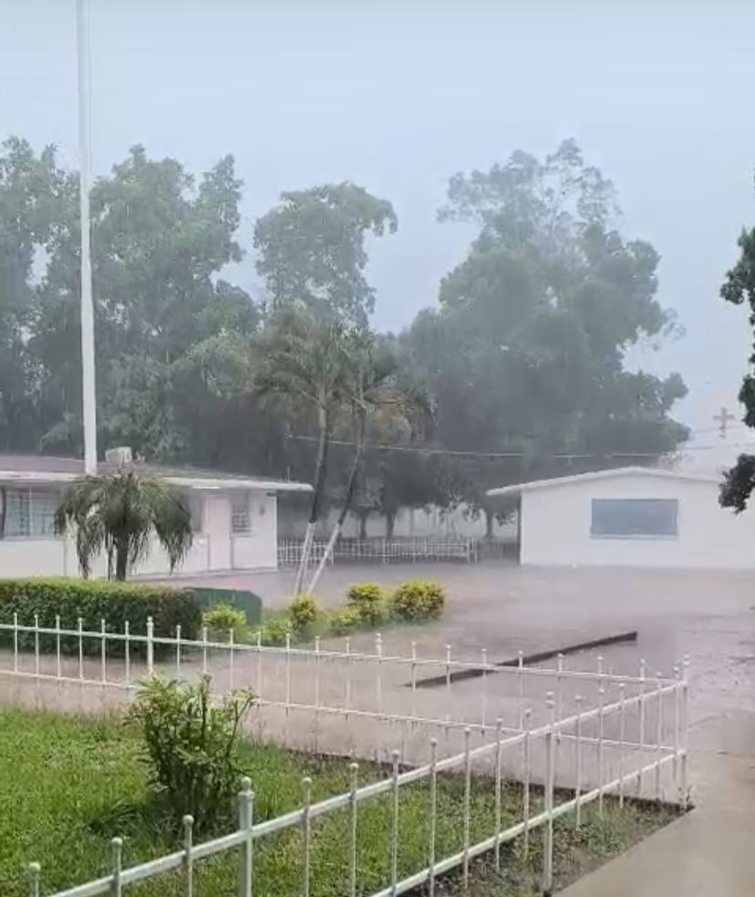Por lluvias llaman a no recoger antes de la salida a los niños en escuelas vespertinas de Los Mochis