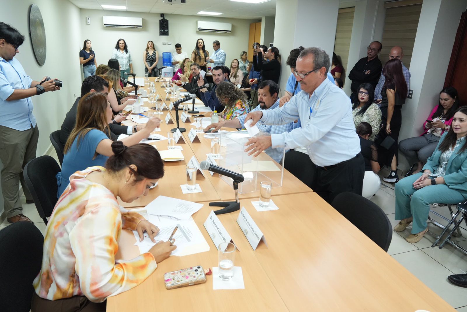 Premio al Mérito Juvenil 2025