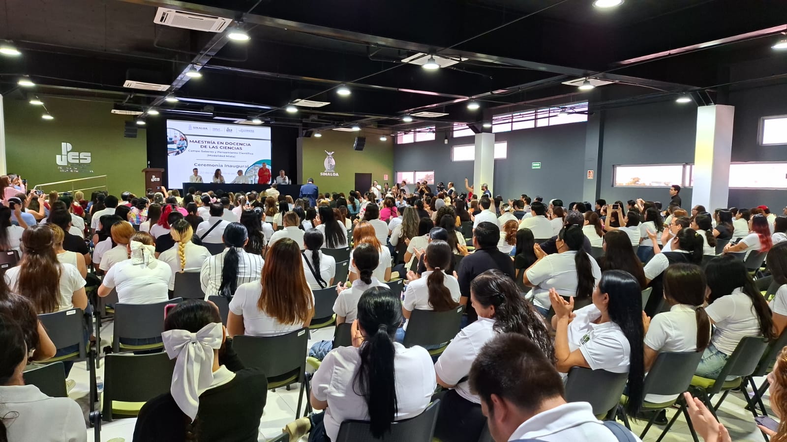 Rocha Moya inaugura la maestría en Docencia en la UPES para la profesionalización de maestros