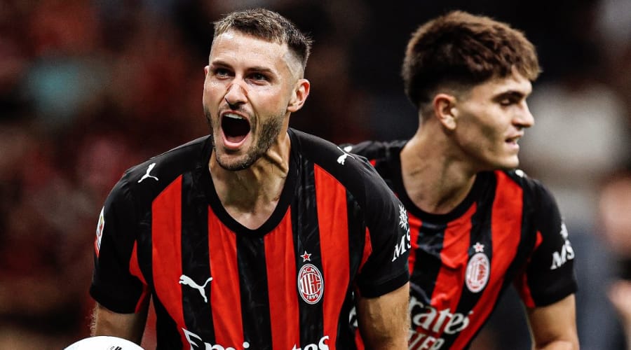 Santiago Giménez en gran forma en suelo europeo