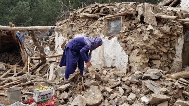 Asciende a 2 mil 200 el número de personas fallecidas tras terremoto en Afganistán