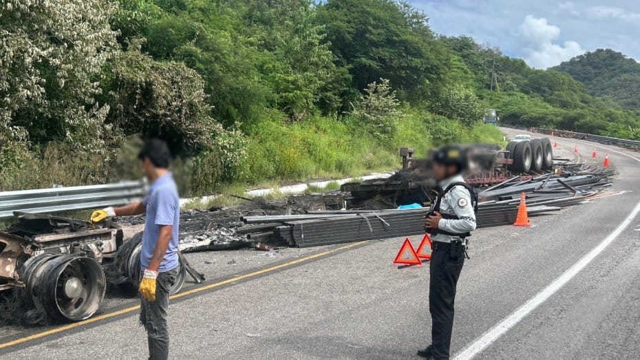 El accidente provocó el cierre a la circulación vehicular en ambos sentidos