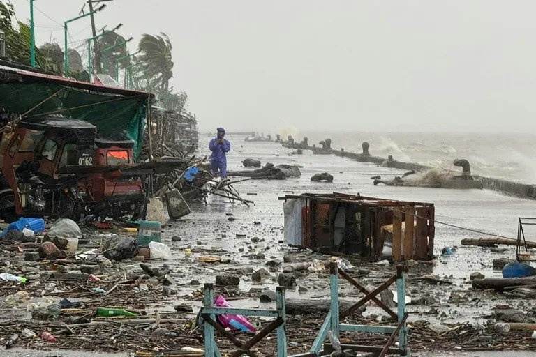 Tifón Ragasa deja decenas de muertos en Taiwán y provoca evacuaciones masivas al sur de China