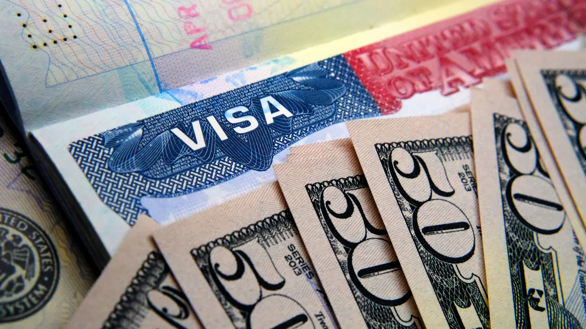 Trump impondría pago de 100 mil dólares para visas de trabajo H-1B en EU