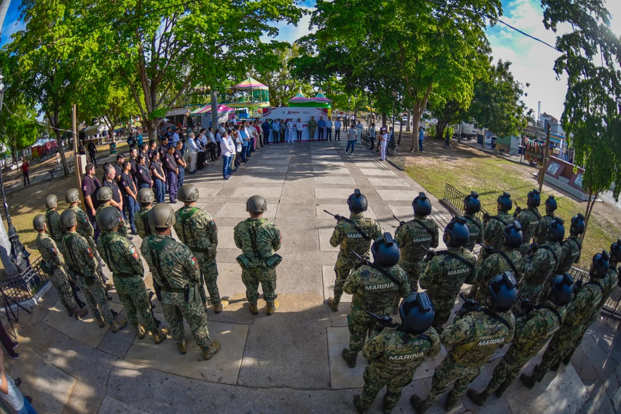Reconocimiento a policías Ahome