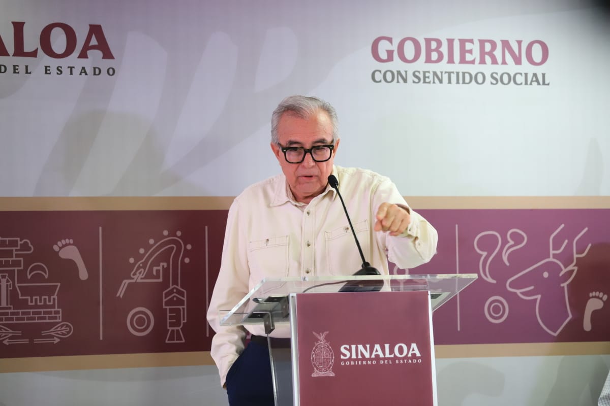 Gobernador de Sinaloa, Rubén Rocha Moya en la semanera.