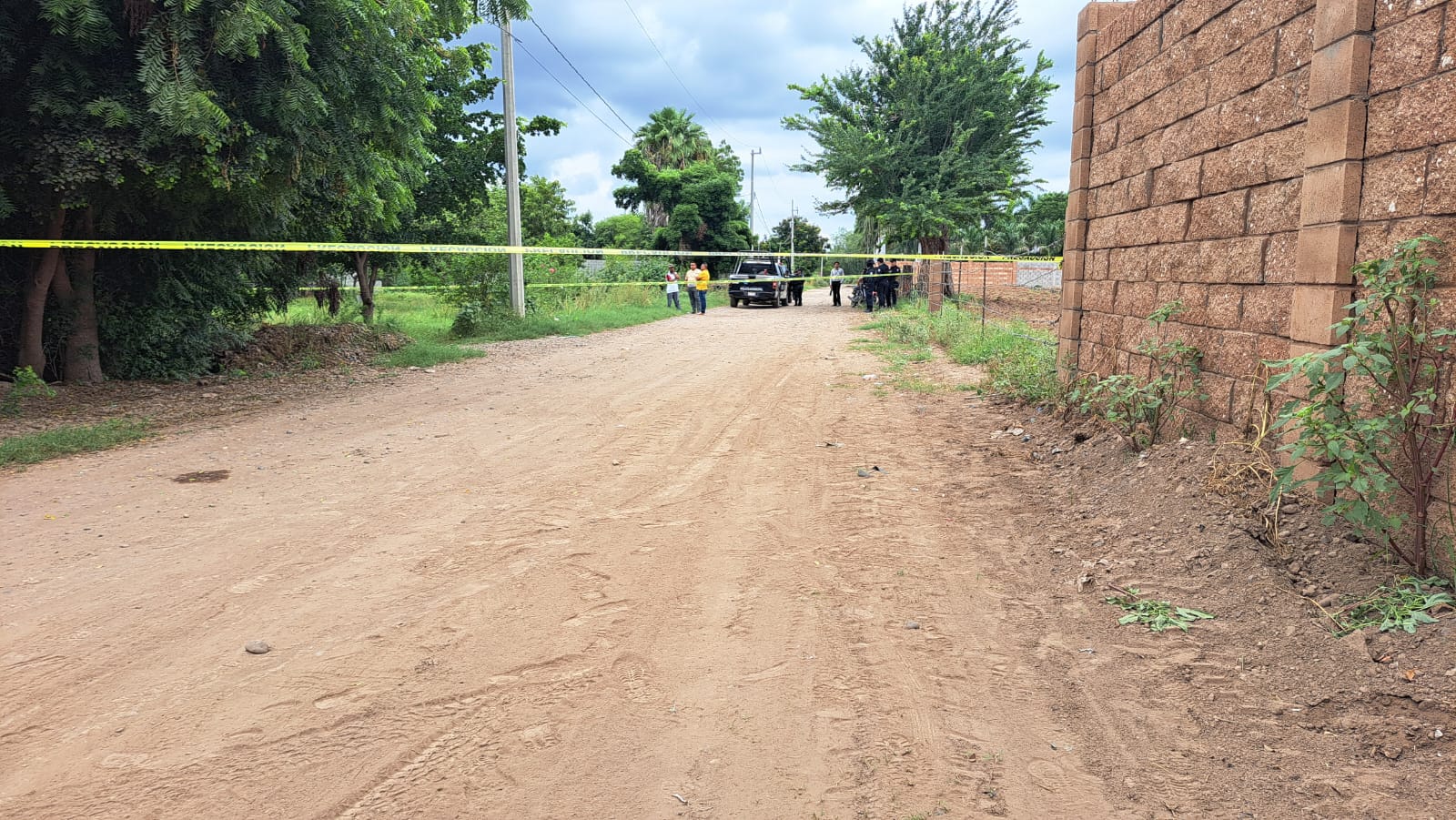 El cuerpo cubierto estaba con una cobija