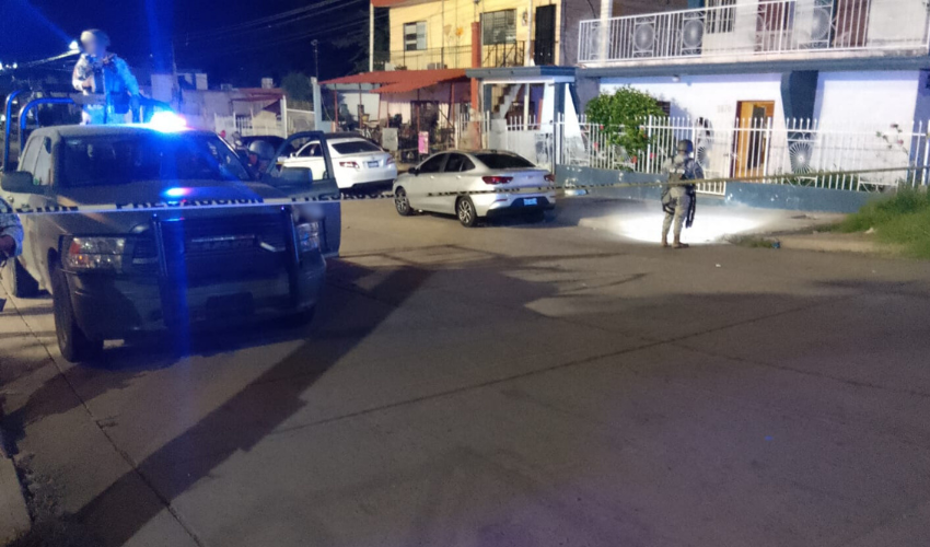 Fuerzas federales resguardan el domicilio tras el ataque a balazos