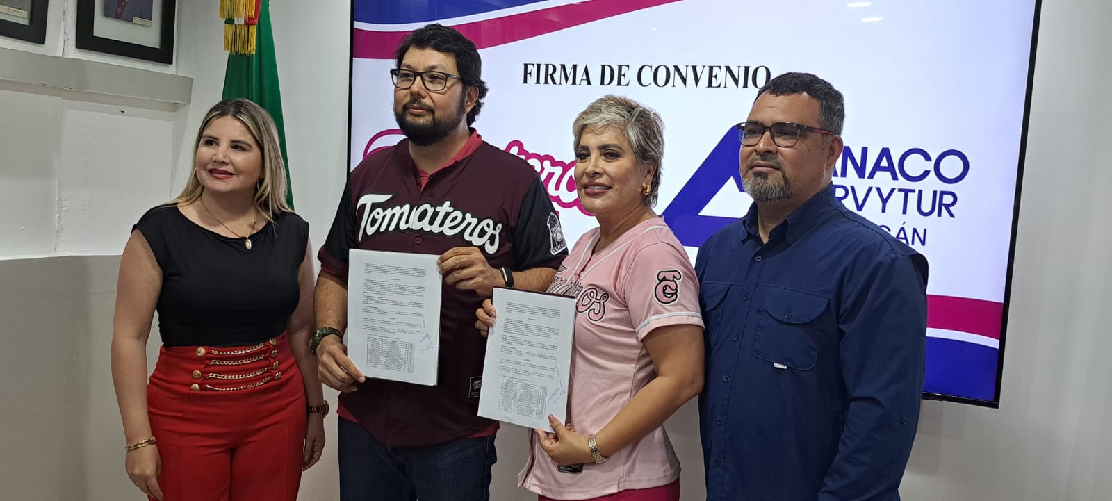 Firman convenio Club Tomateros con Canaco Culiacán