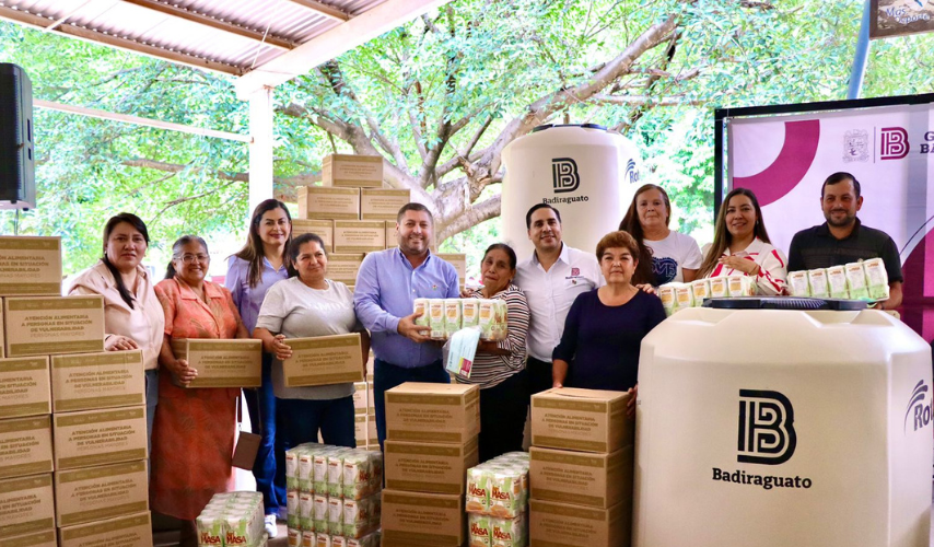 Entrega de apoyos del gobierno de Badiraguato a comunidades serranas del municipio