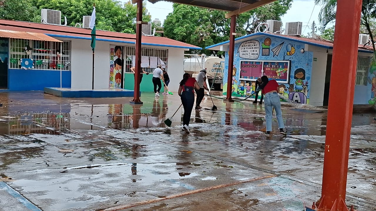 Escuelas afectadas en Mazatlán