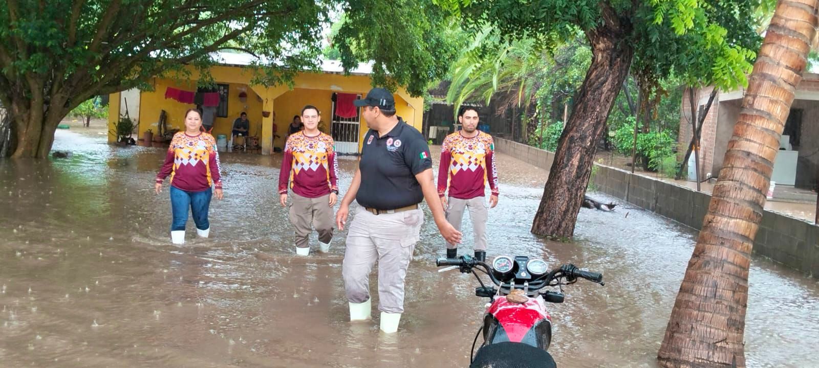 Familias evacuadas tras lluvias en Sinaloa