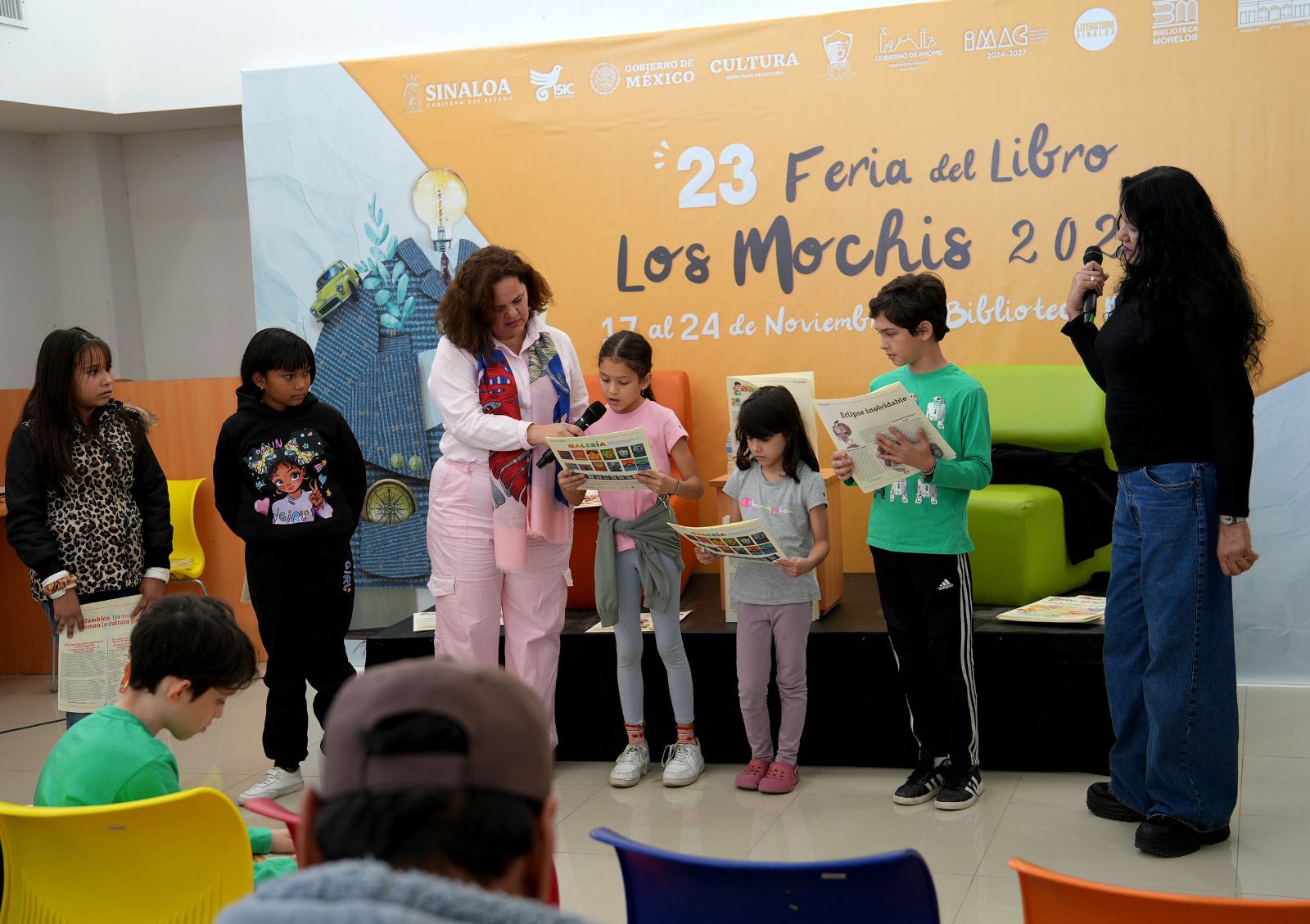 Así fue la reunión con los organizadores del evento de la feria del libro.