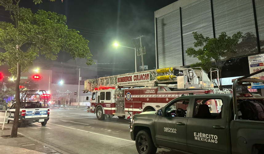 Autoridades de Culiacán respondieron al reporte del incendio en un edificio