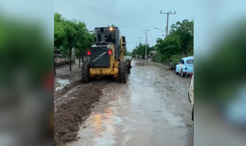 Encharcamiento de agua en la comunidad de El Carrizo