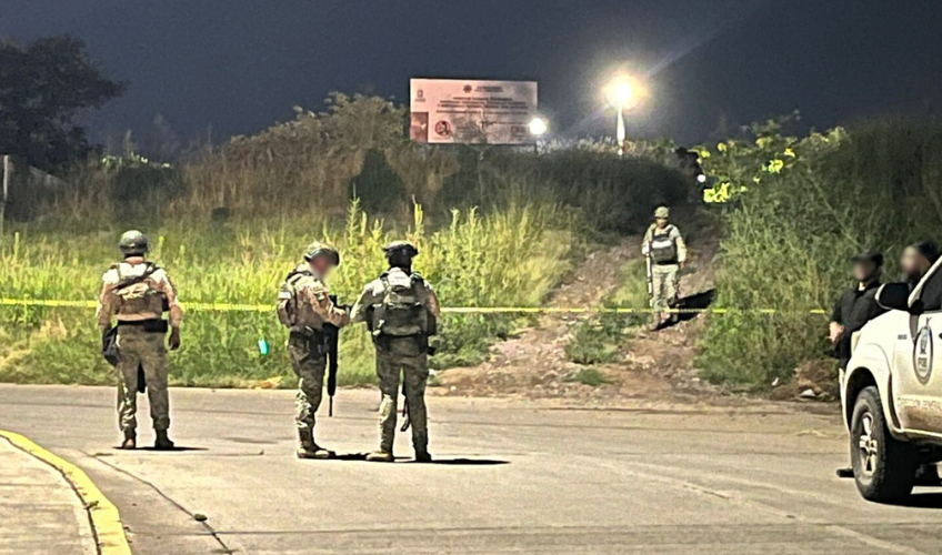 Elementos del Ejército Mexicano localizan a una mujer asesinada en un terreno al sur de Culiacán
