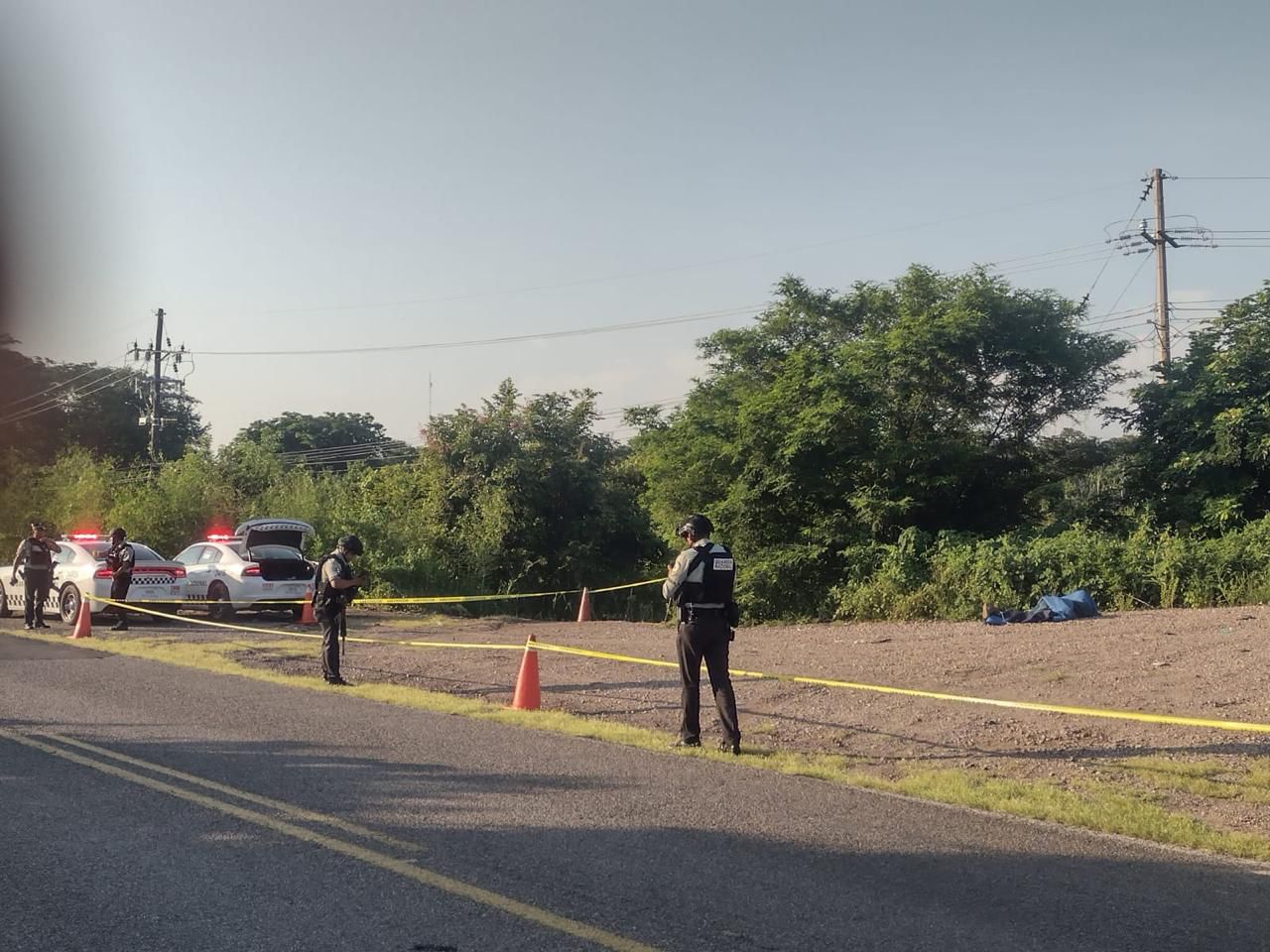 Localizan cuerpo sin vida envuelto en una cobija por la carretera México 15