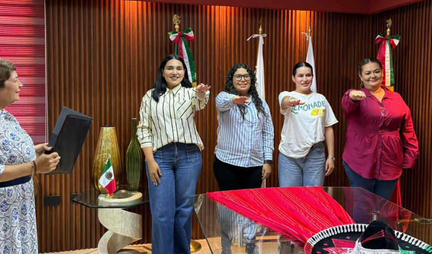 Toma de protesta de las nuevas titulares en el Ayuntamiento de Guasave