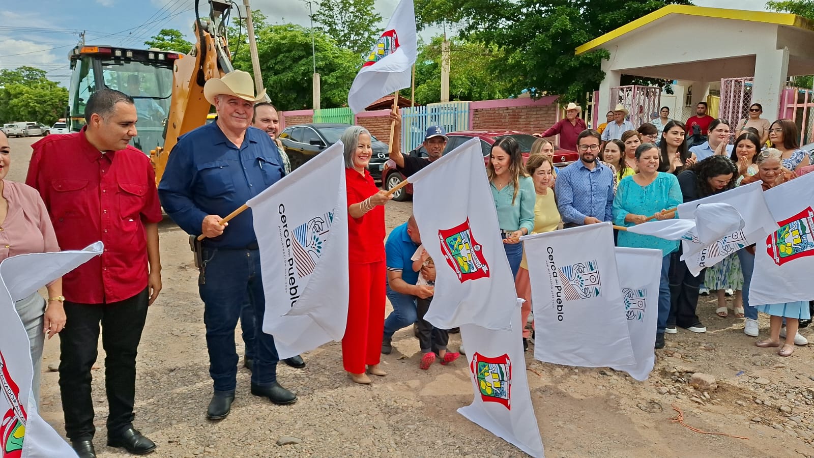 Inician pavimentación en la colonia de Guamúchil