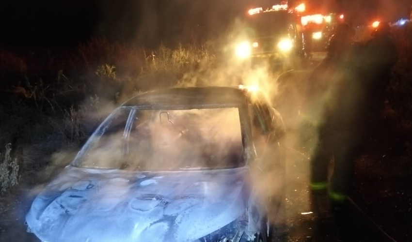 Vehículo incendiado