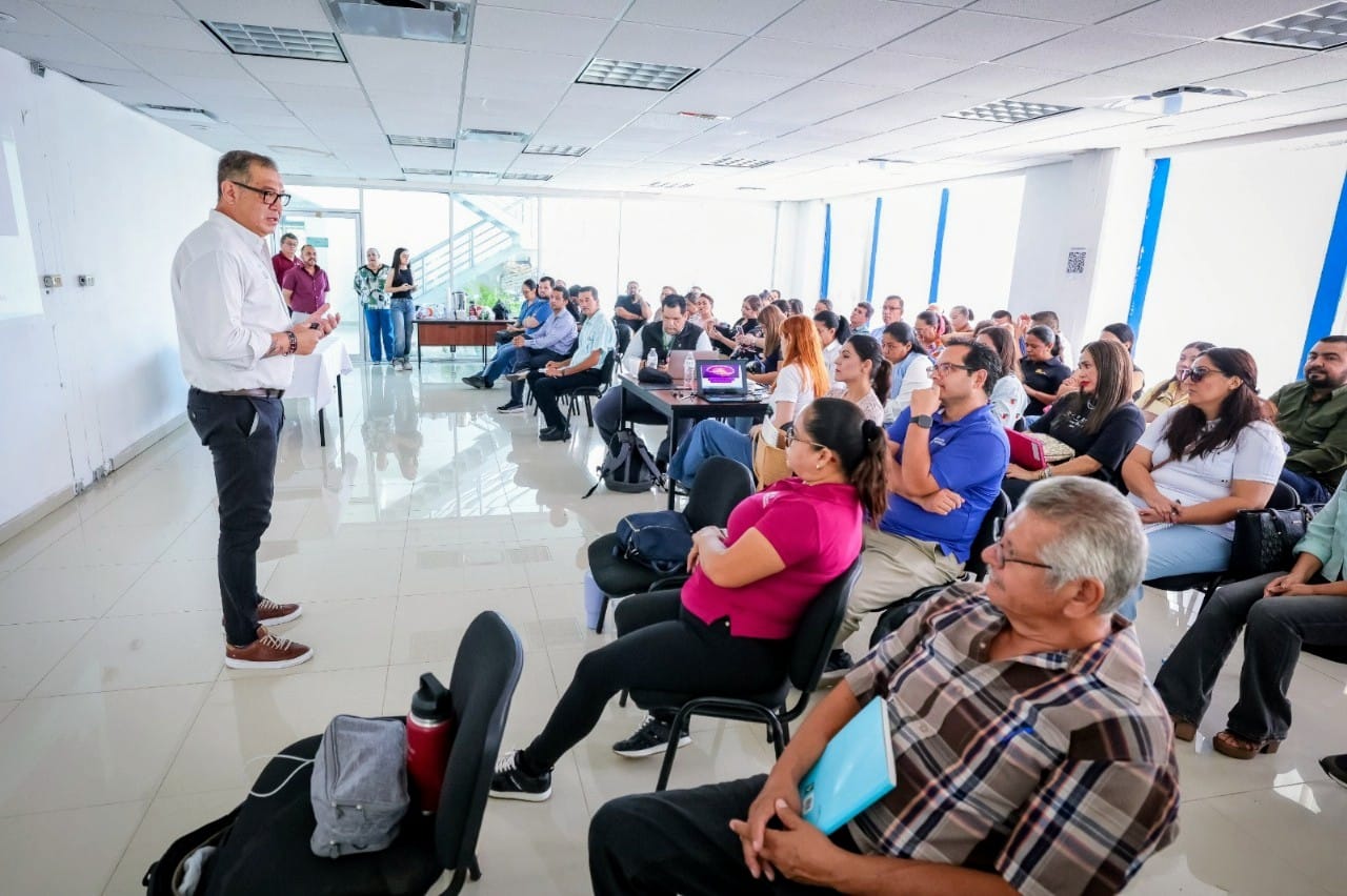 Capacitan a más de 940 docentes en salud mental y bienestar emocional