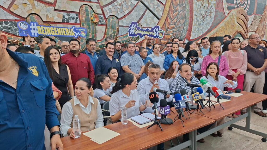 Personal docente del Sindicato Único de Trabajadores de la Universidad Autónoma de Sinaloa (Suntuas) sección Académicos.