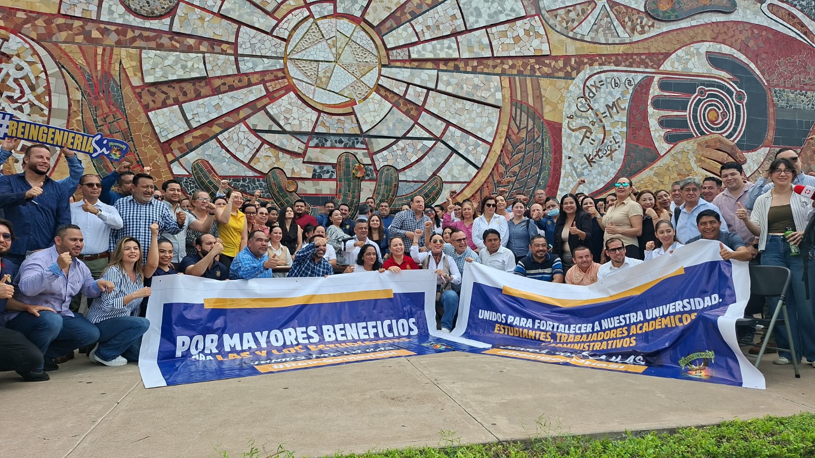 Personal docente del Sindicato Único de Trabajadores de la Universidad Autónoma de Sinaloa (Suntuas) sección Académicos.