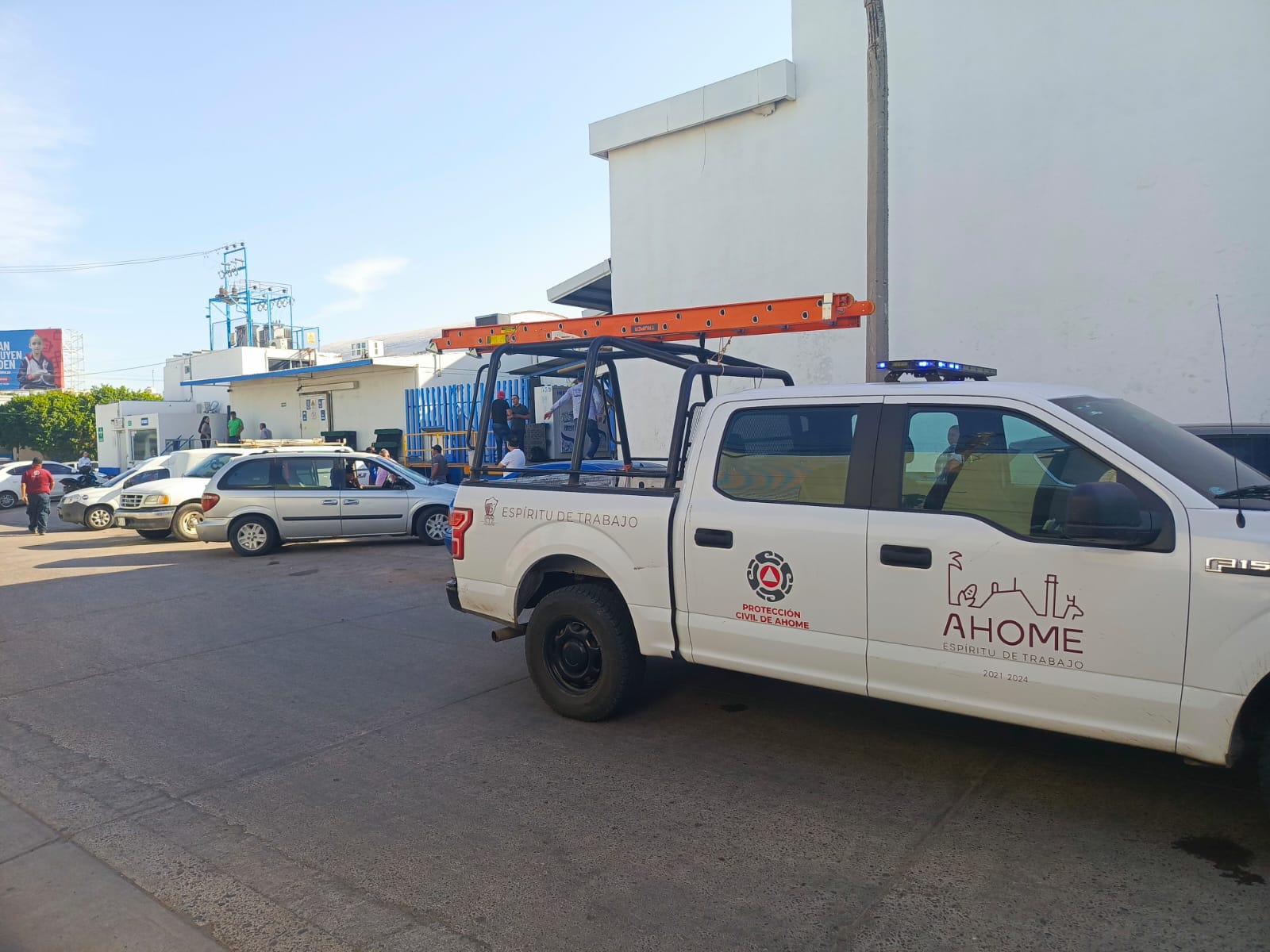 Se desvanece trabajador de una hielería en Los Mochis