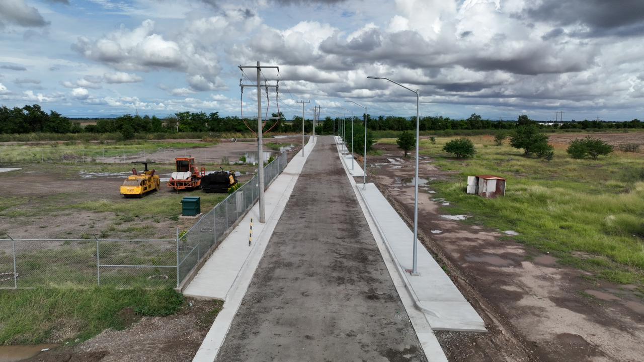 Al 80 % la pavimentación del acceso a la Universidad Pedagógica en Navolato
