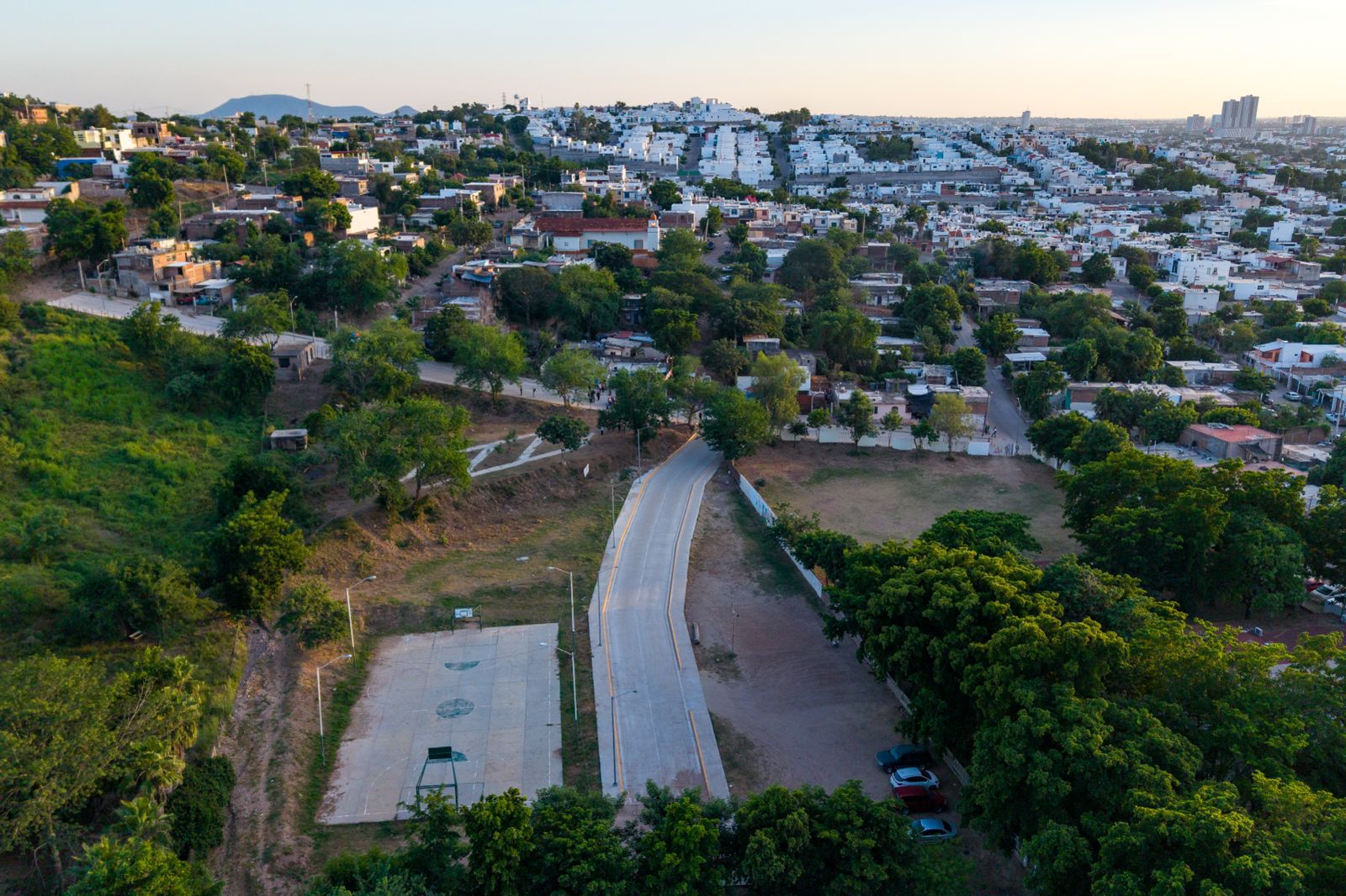 Alcalde de Culiacán entrega 4 calles en la colonia 16 de septiembre