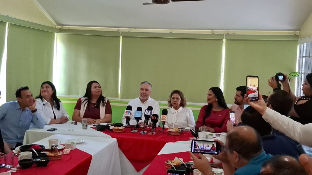 Alfonso Ramírez en conferencia