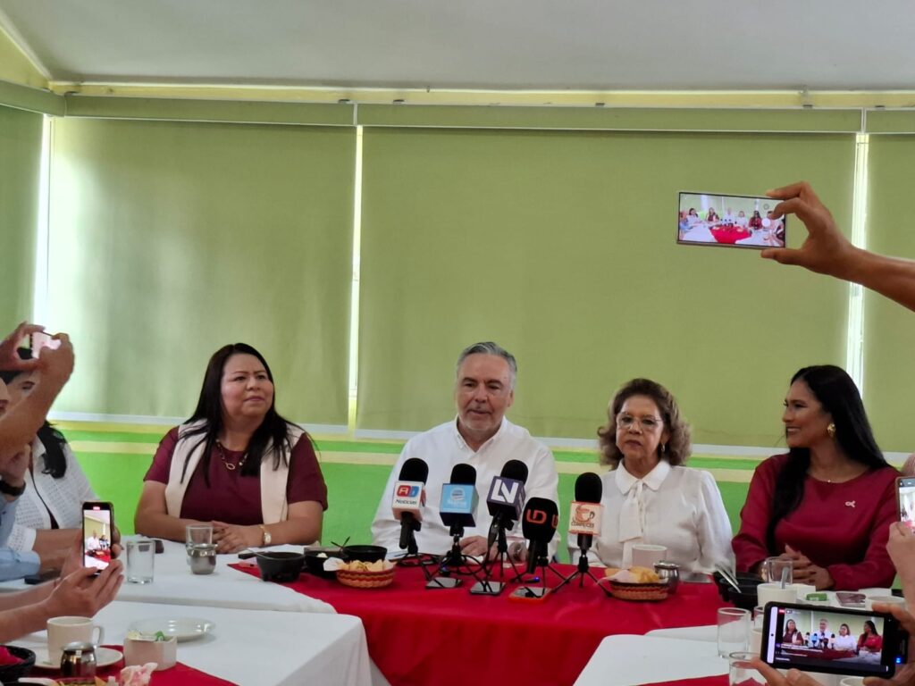 Alfonso Ramírez en conferencia
