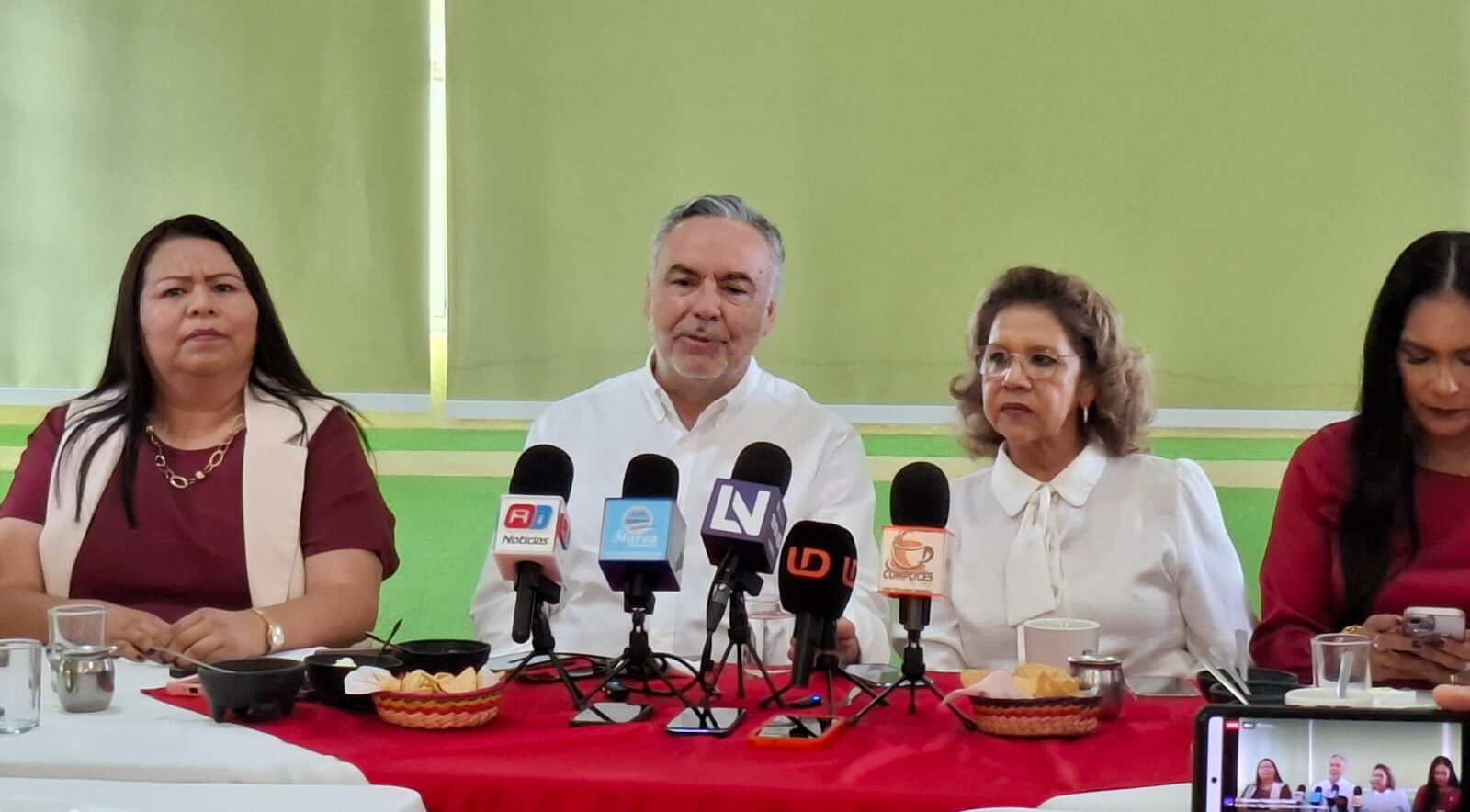 Alfonso Ramírez en conferencia