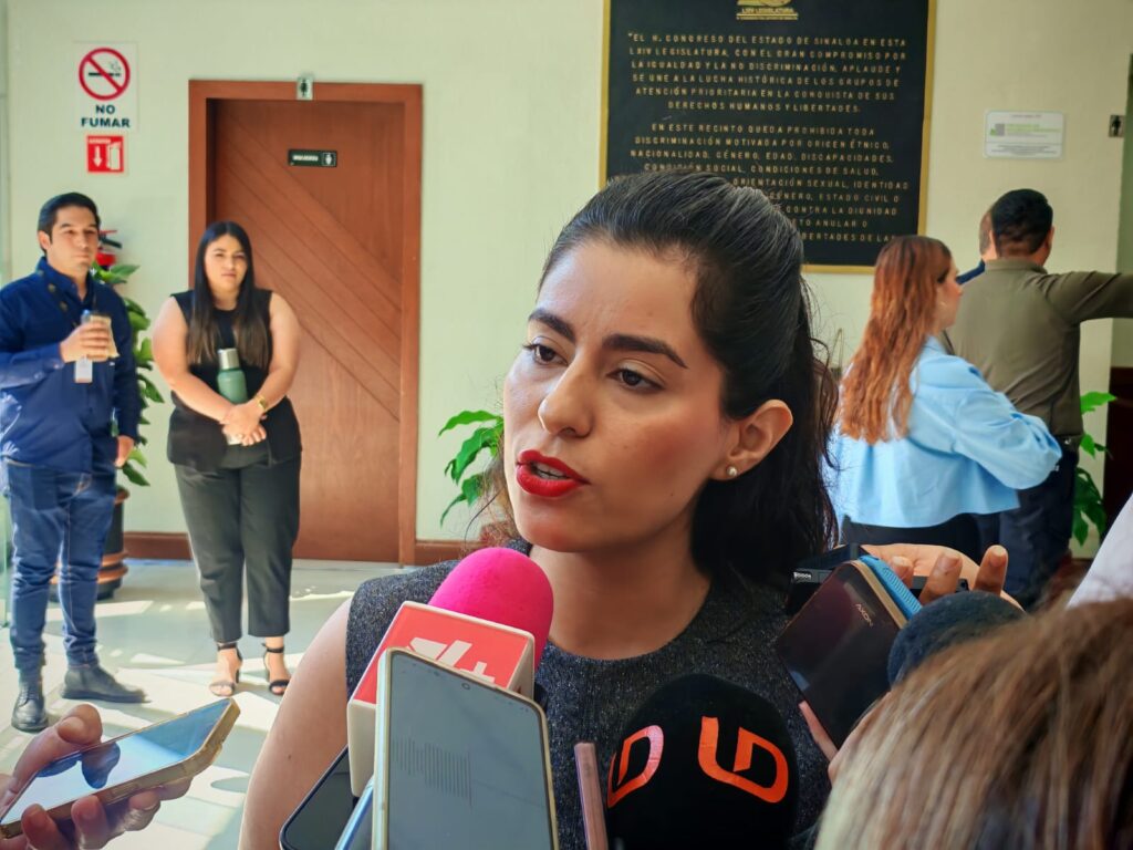Ana Chiquite Elizalde, funcionaria estatal