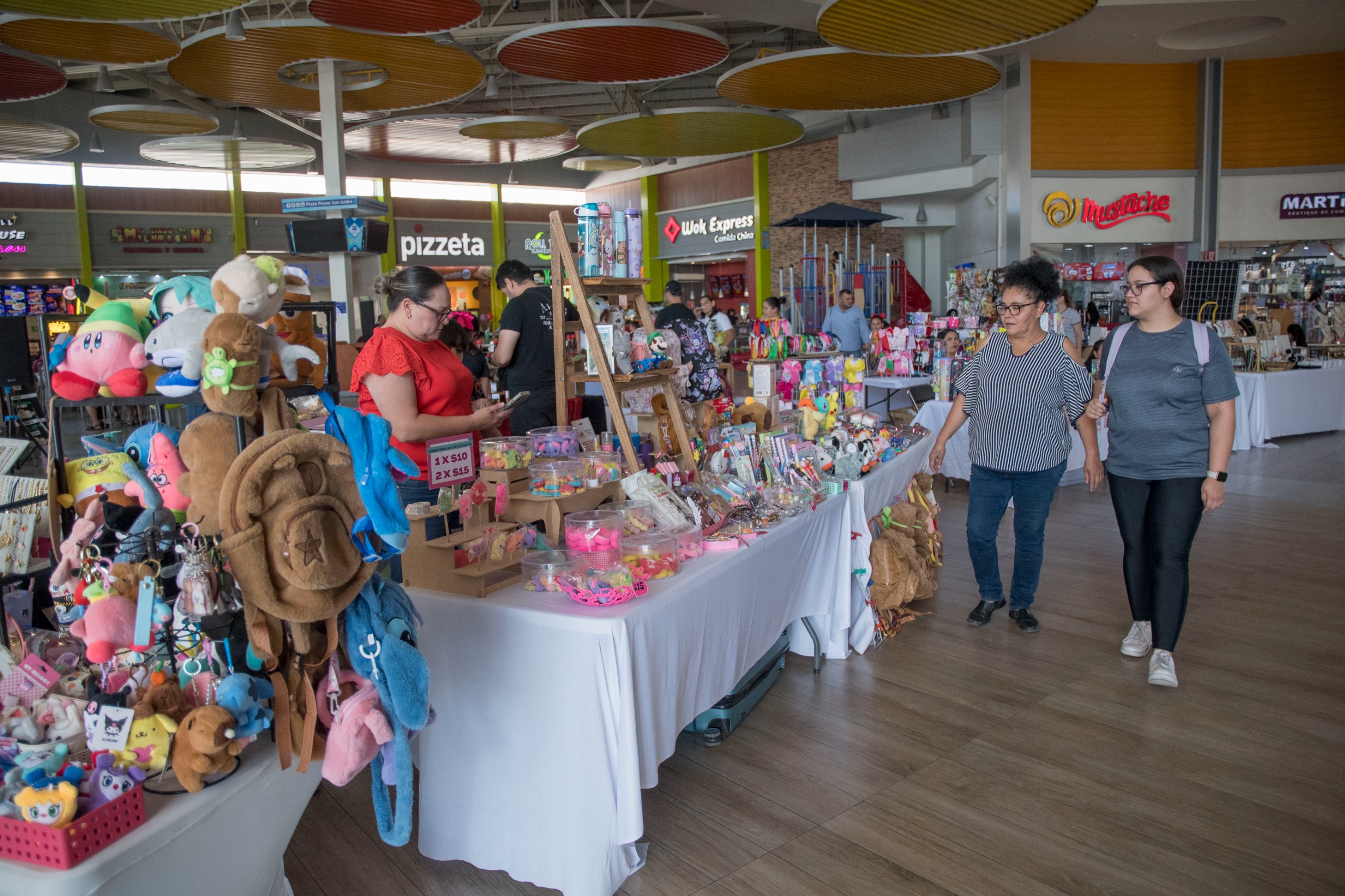 Bazar Juvenil en Paseo San Isidro, Culiacán