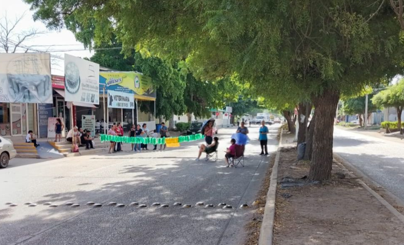 Bloqueo en bulevar Pedro Anaya