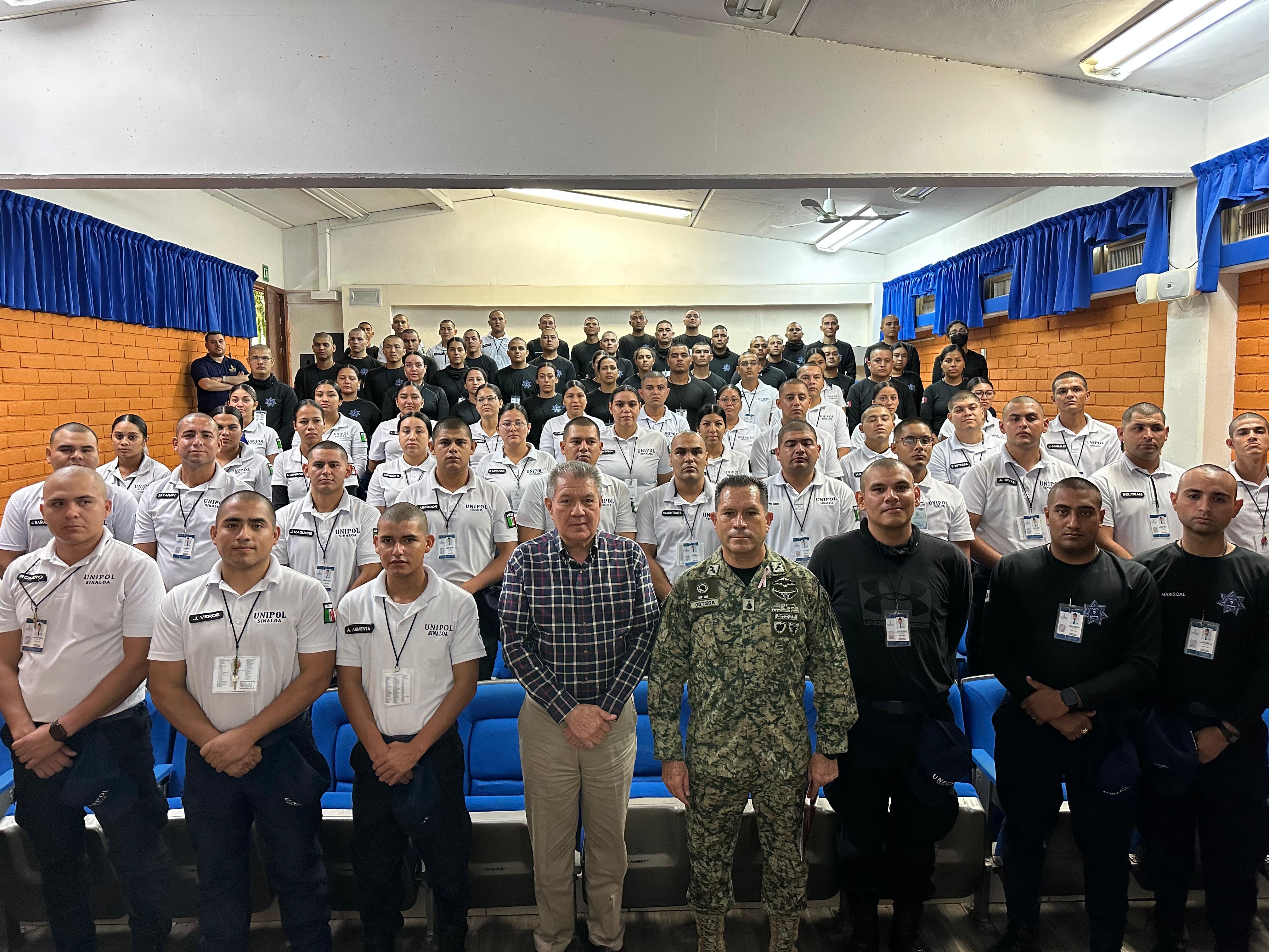 Más de 100 cadetes de la Unipol reciben conferencia sobre seguridad nacional de la Novena Zona Militar
