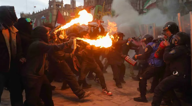 Marcha del 2 de octubre en CDMX deja 123 lesionados, entre ellos policías y periodistas