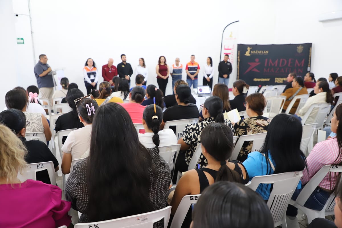 Coepriss capacita a preparadores de alimentos en aulas cocinas