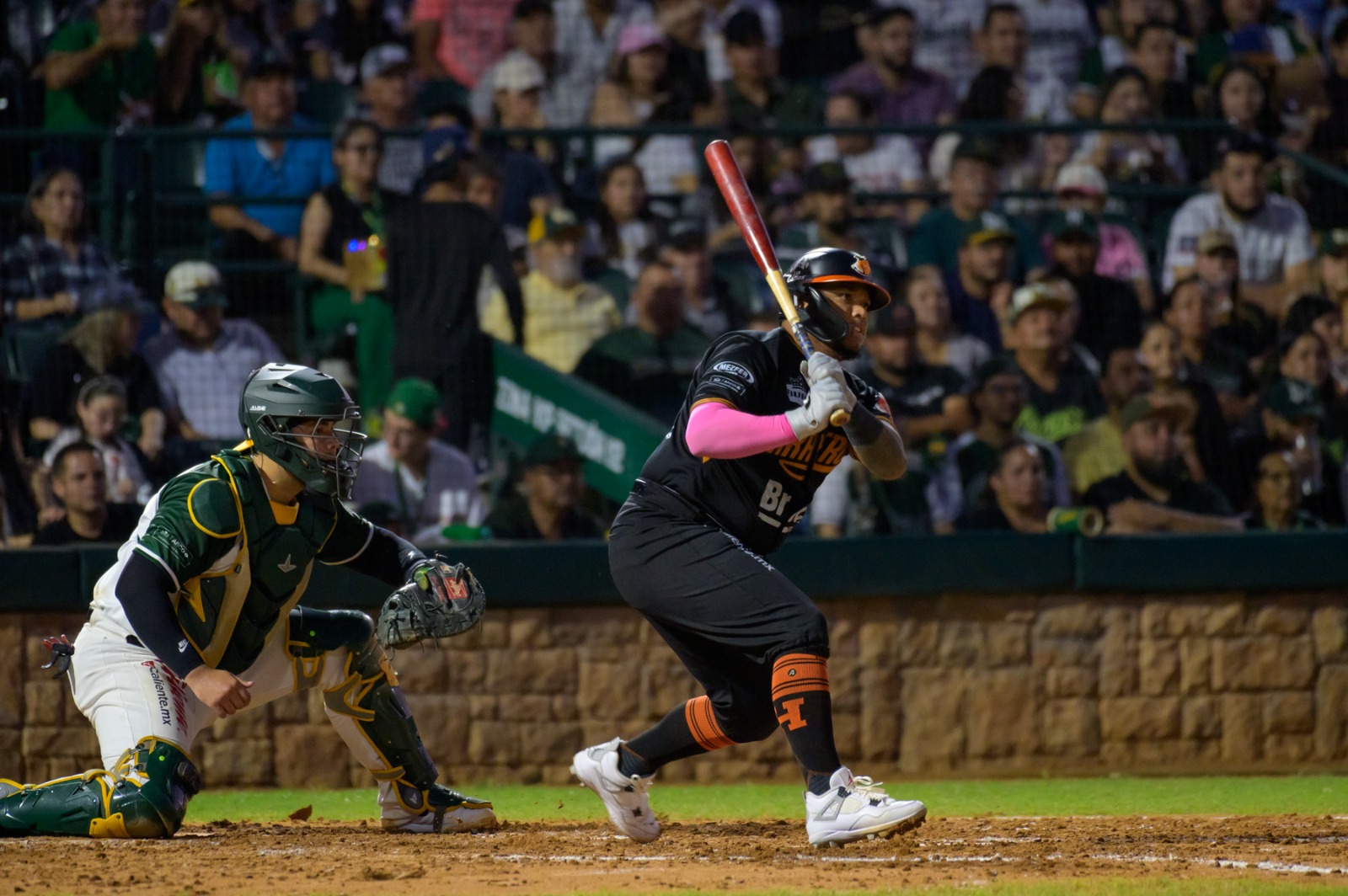 Con explosiva ofensiva Naranjeros ganó la serie a Cañeros en Chevron Park