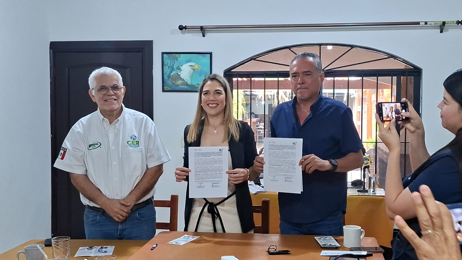 Convenio entre la Procuraduría de Defensa del Contribuyente y el Consejo Empresarial Restaurantero en Los Mochis.