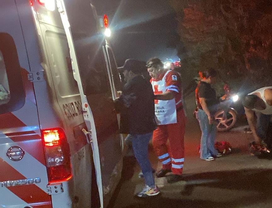 Tráiler embiste a motociclista sobre la carretera México 15 en Guasave